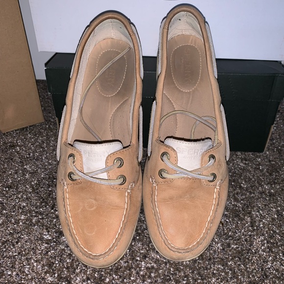 Sperries - Picture 2 of 6
